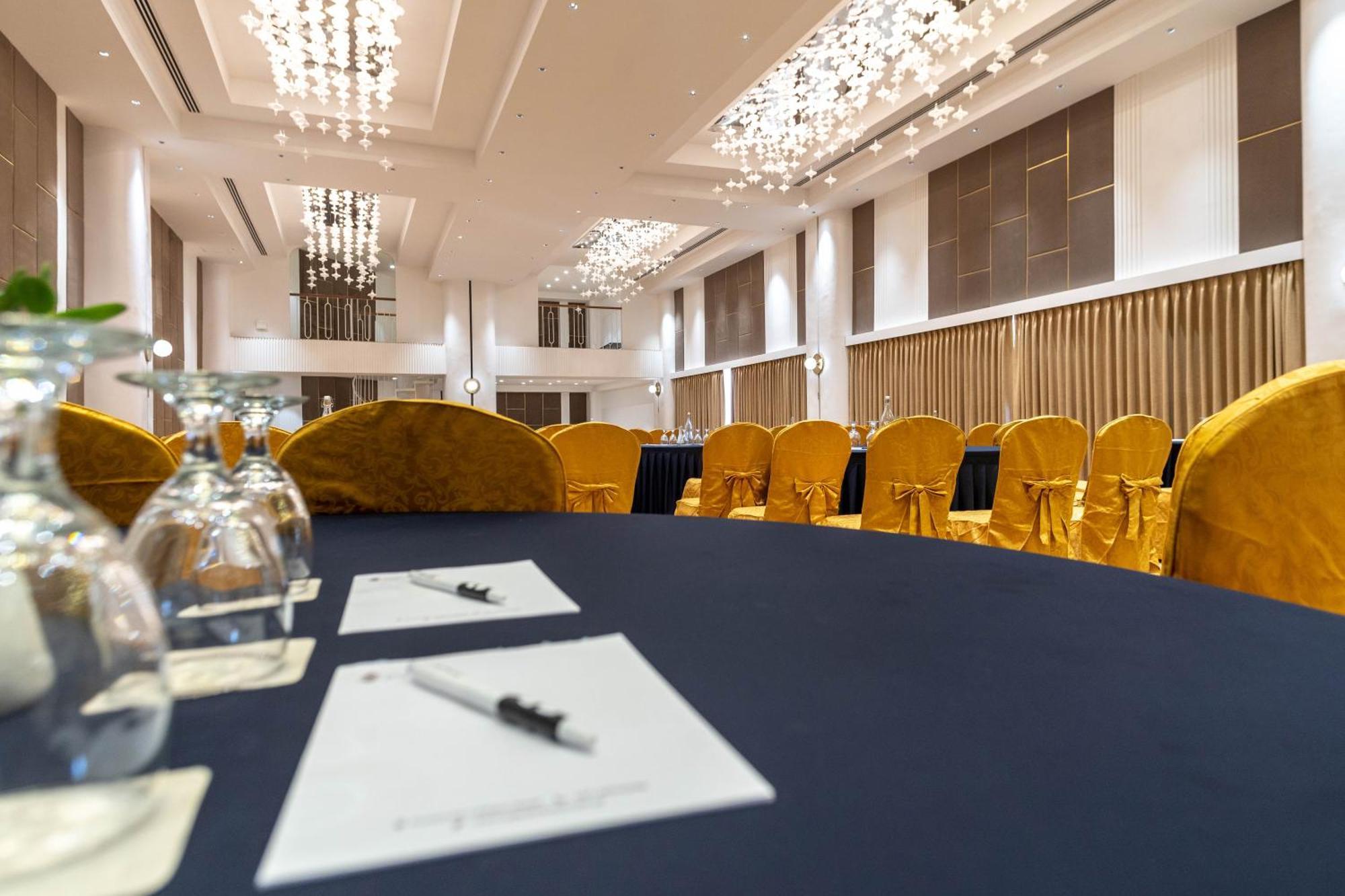 Square Hotel Катманду Екстериор снимка