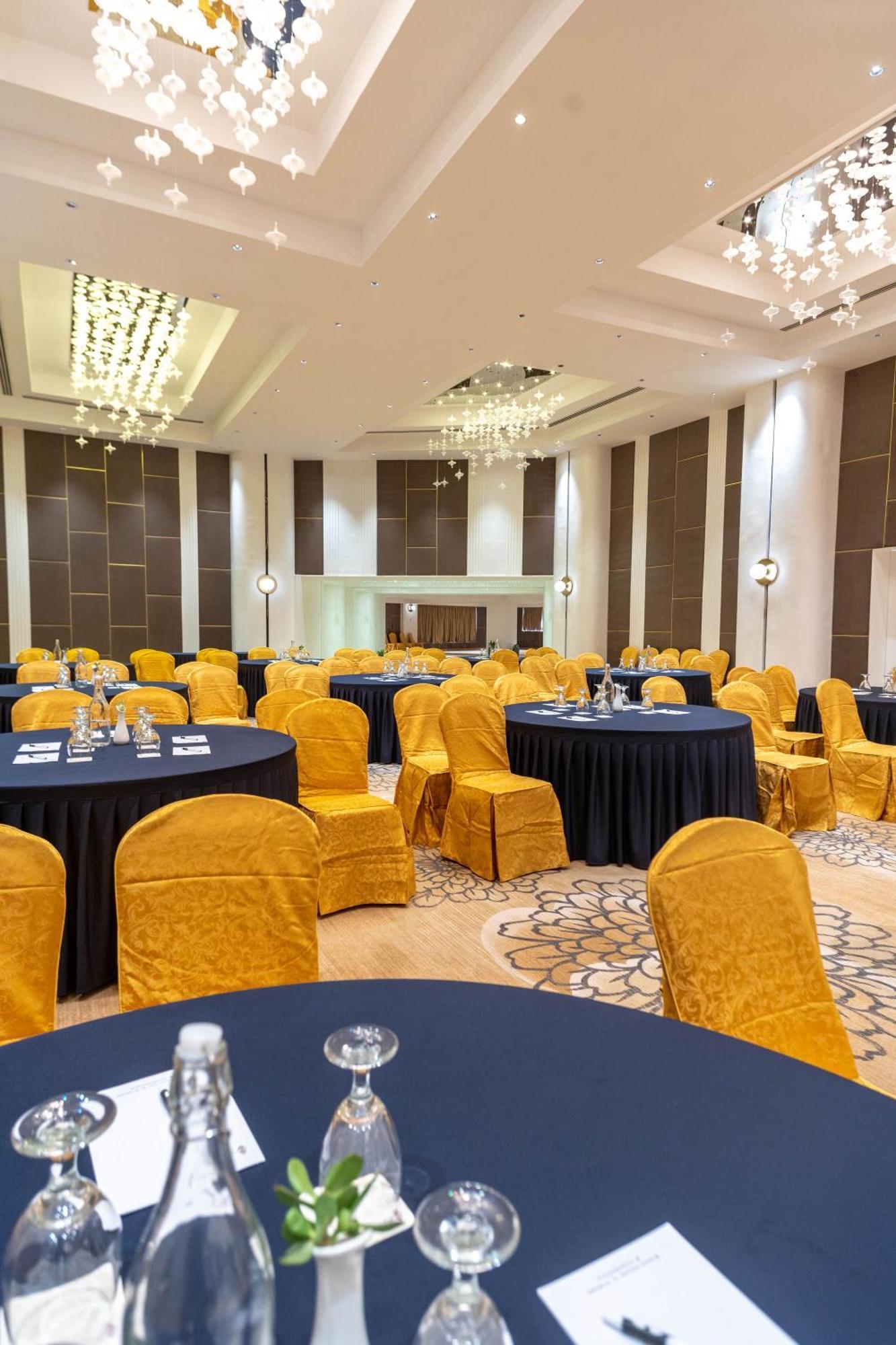 Square Hotel Катманду Екстериор снимка